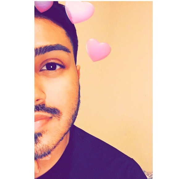 Welcome to my closet - Picture 1 of 1